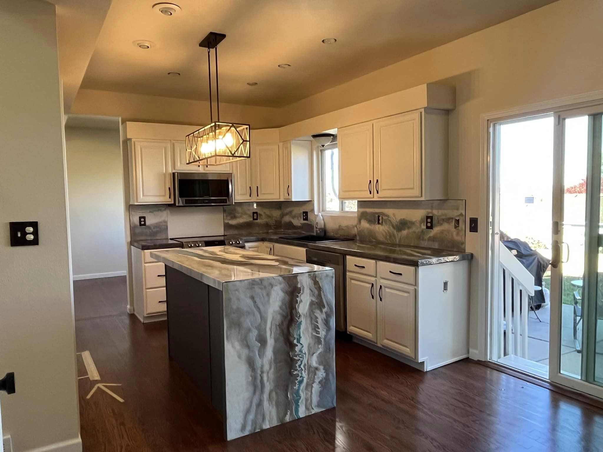 Kitchen metallic epoxy