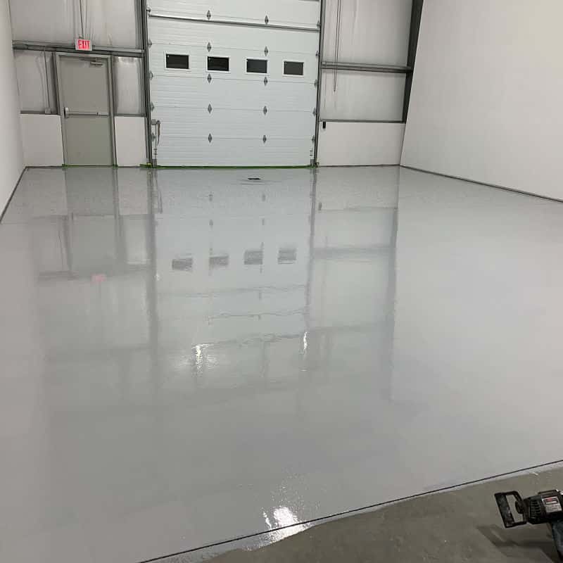 Garage light grey solid